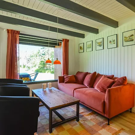 3 Bedroom Beautiful In Holiday home